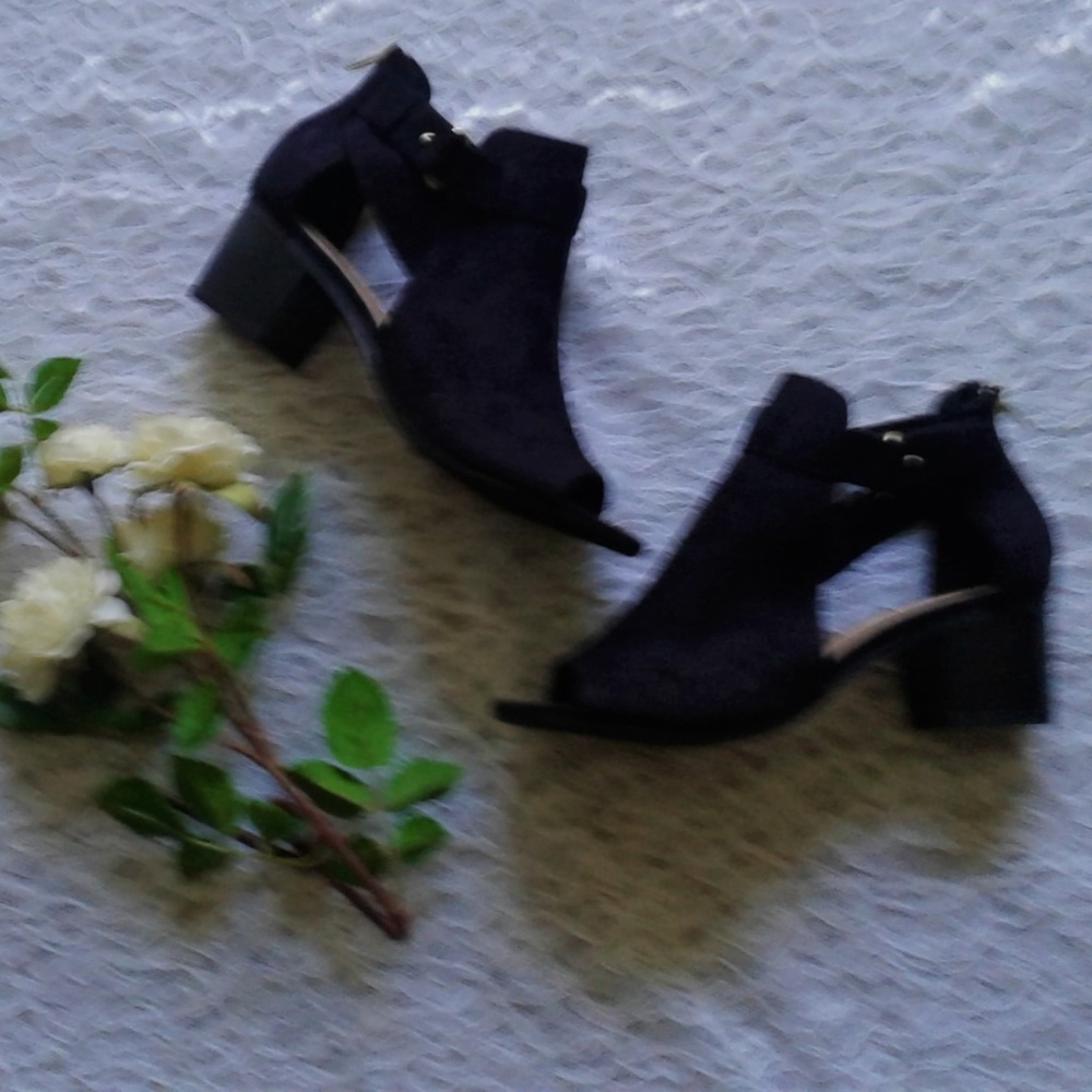 City Classified Women's Ankle Bootie